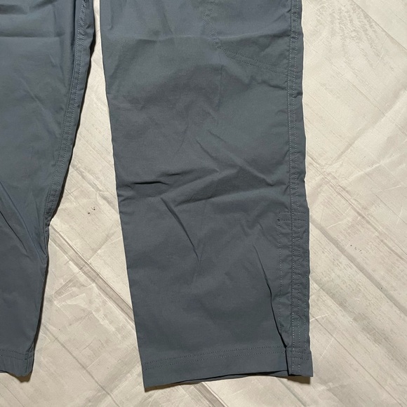 Eddie Bauer Women's Rainier Capri pants in a blue/gray color. Size 8. - Picture 5 of 13